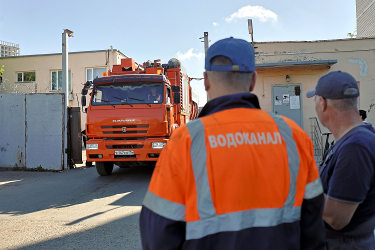 По словам директора предприятия Рустама Абдулхакова, в этом году сотрудники водоканала устранили 520 аварий. Большинство из них устранено без отключения казанцев от водоснабжения, а если и отключали, то ненадолго, подчеркивал Абдулхаков