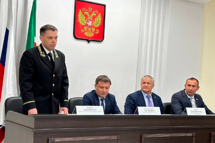 Указом президента РФ Владимира Путина в понедельник был назначен новый председатель Набережночелнинского городского суда — Радик Зиннатов, бывший председатель Тукаевского районного суда