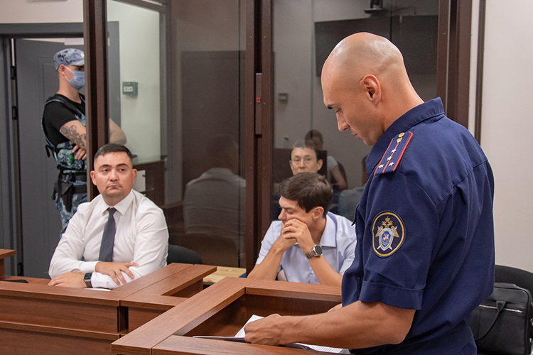 Следователь по особо важным делам 6 отдела СУ СКР по РТ Марат Хадеев ходатайствовал о продлении меры пресечения Муллину до 3 октября