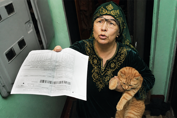 Летнее подорожание «жилищки» и предстоящее осеннее повышение «коммуналки» будут только раскручивать инфляционную спираль, провоцируя дальнейший рост цен на товары и услуги, поскольку издержки на содержание зданий и транспортировку ресурсов закладываются в себестоимость всего — от хлеба до такси