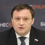 Сергей Пахомов &mdash; председатель комитета Госдумы РФ по строительству и ЖКХ