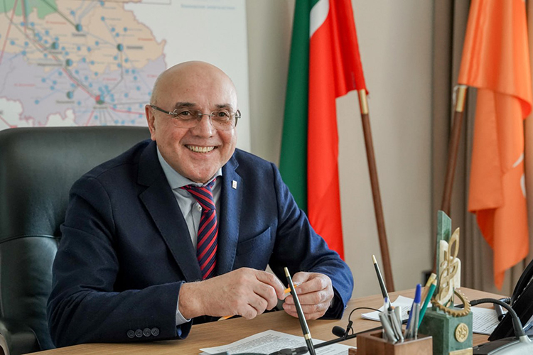 Раузил Хазиев: «Сегодня ваш опыт, энергия и государственный подход служат развитию всей России»