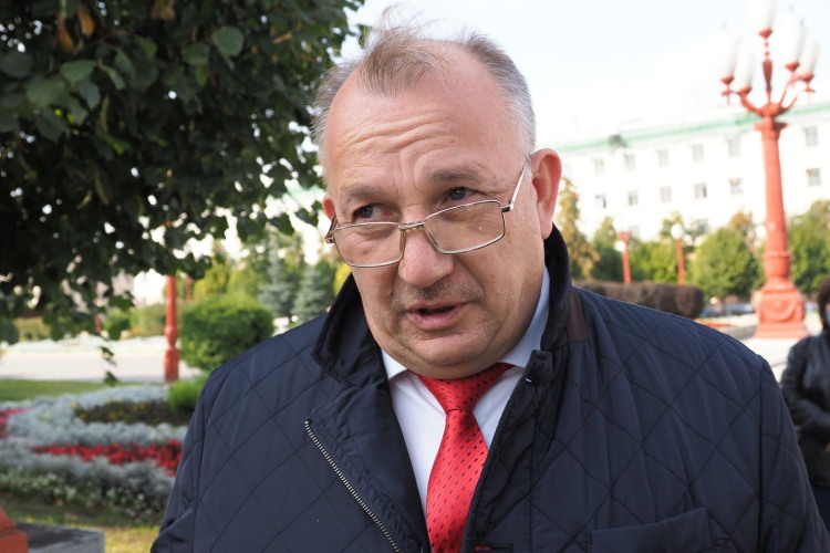 Альфред Валиев: «Партия не парламентская. Будем использовать то, что положено бесплатно»