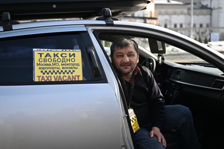 «Преступление, что мы не даем честным людям работать!»: на форуме призвали не кошмарить таксистов