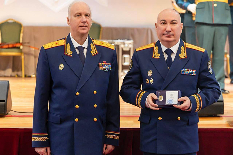 Генерал Ахметшин всю свою карьеру провел в следствии, куда пришел с университетской скамьи в 1995 году