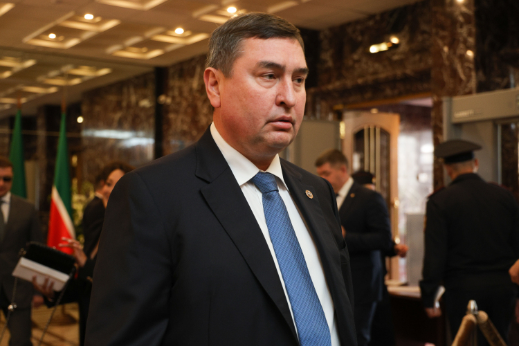 Глава ГЖФ Марат Зарипов также сохраняет позиции: Госжилфонд и его подрядчики по-прежнему вводят больше жилья, чем любой из коммерческих девелоперов