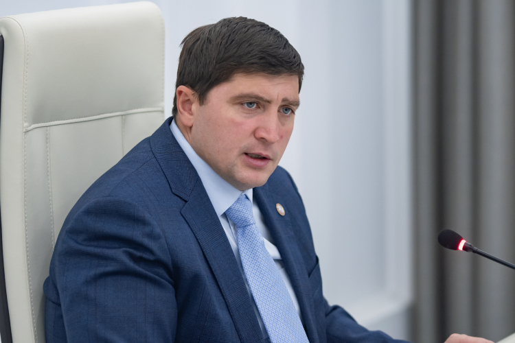 Как отметил сегодня Беляев, вчера на заседании оперштаба раис РТ поручил «усилить работу по размещению людей в укрытиях при возникновении опасности»
