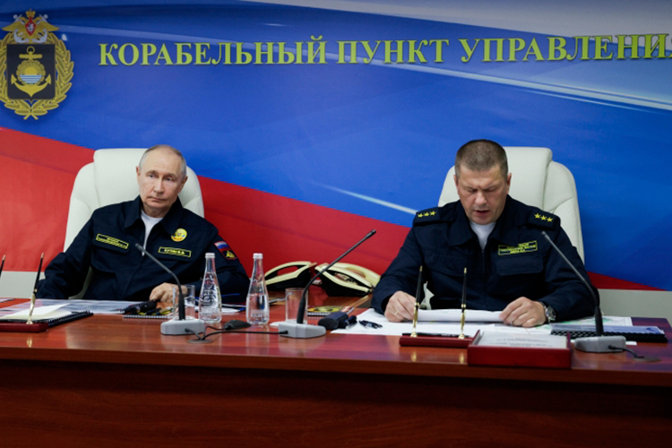 Командующий Тихоокеанским флотом (ТОФ) Виктор Лиина заверил Путина и оппонентов, что силы для осмотра и задержания судов недружественных государств и их теневого флота у нас имеются