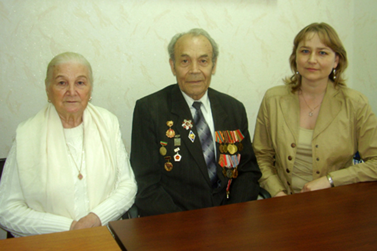 Слева направо: Хурия Хакова, Вахит Хаков, Халиса Ширман