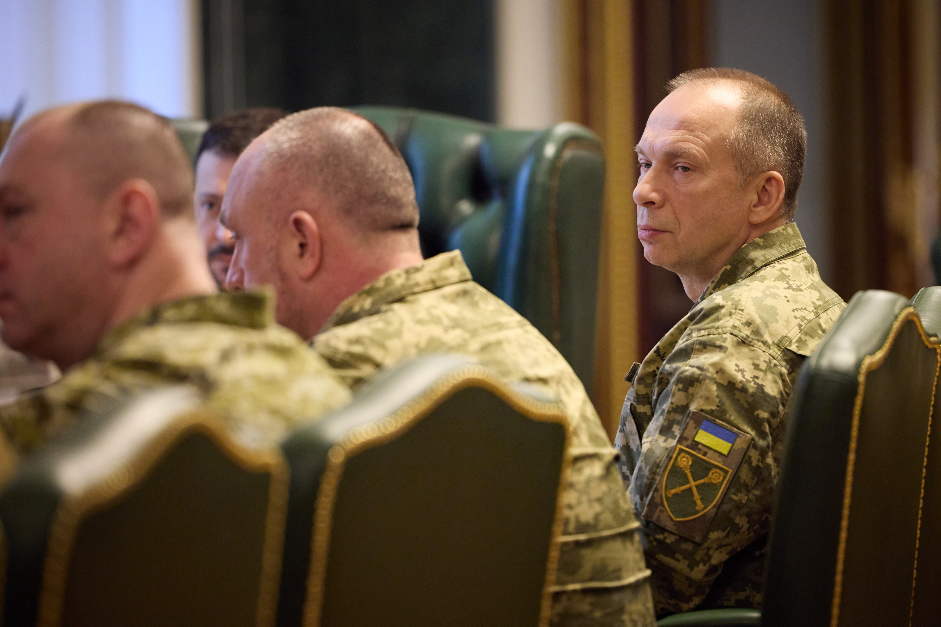 «Для удержания позиций Сырскому требовались постоянные пополнения. Заманить людей буквально в один конец деньгами не получалось»
