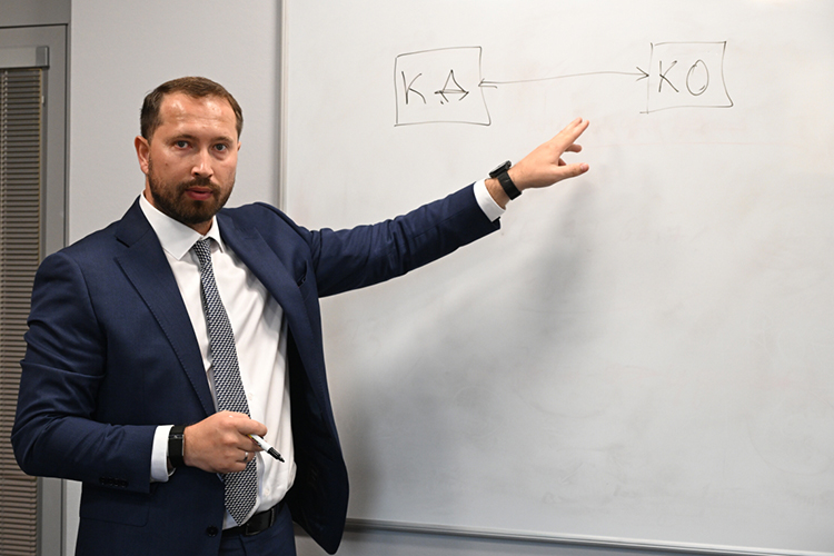 «С клиентами мы начинаем не с заявления в ЦБ, а с диагностики: процессы, потоки денег и криптовалюты, договоры, корпоративная конструкция, команда, ИТ»