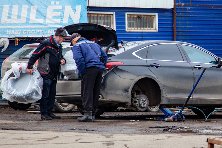 Компания «Прогресс-Сервис» занимается ремонтом автотранспортных средств. За год выручка упала в 2,5 раза