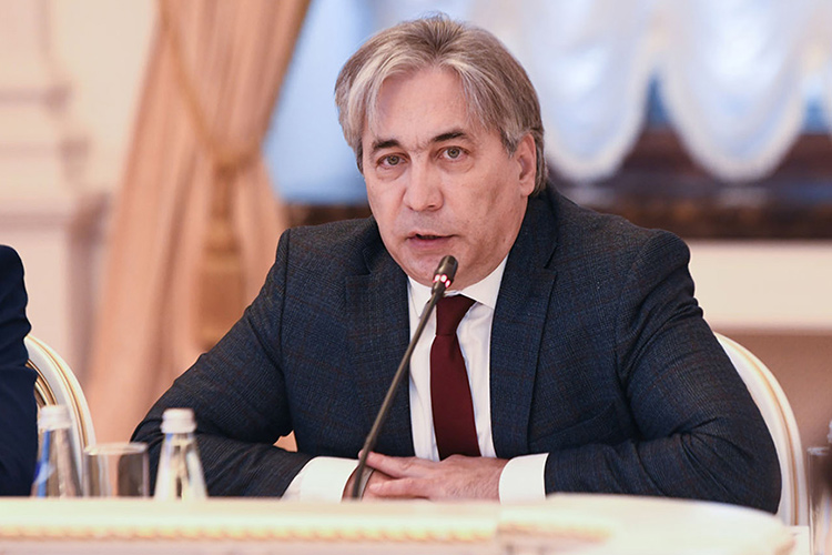 С обстоятельным и достаточно откровенным докладом на тему состояния отрасли ЖКХ выступил профильный замглавы исполкома города Искандер Гиниятуллин