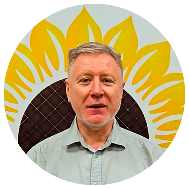 Борис Николаевич Пантелеев &mdash; кандидат юридических наук, советник юстиции, директор агентства правового информации «Человек и закон»