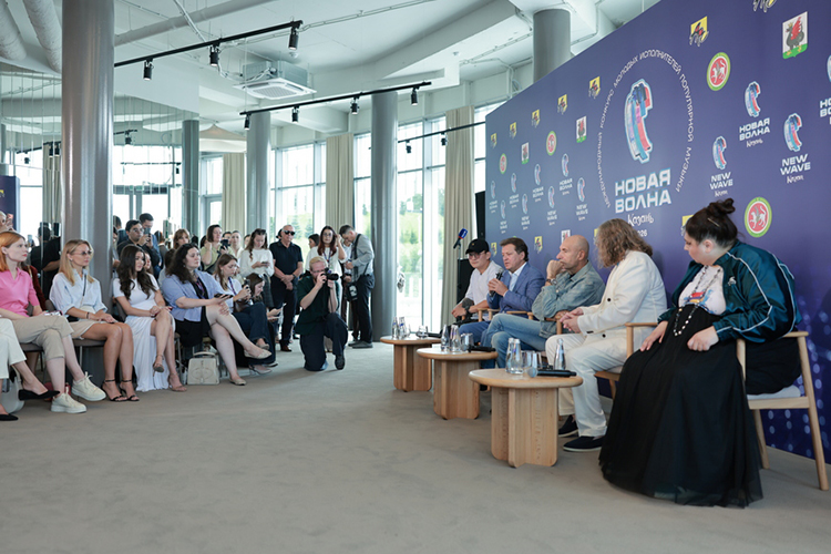 «Новая волна» состоялась успешно, — констатировал основатель международного конкурса молодых исполнителей Крутой на пресс-конференции