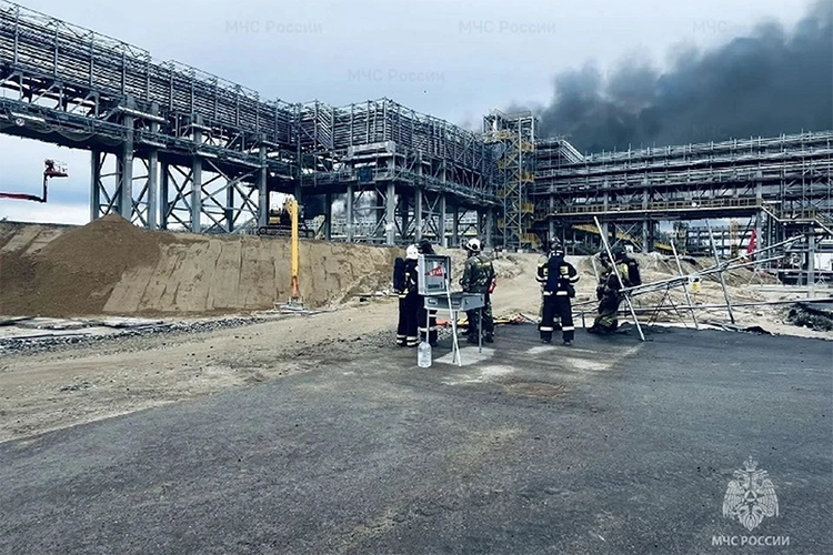 Возгорание на Амурском газохимическом комплексе возникло при пусконаладочных работах. Значит, во время них что-то пошло не по плану
