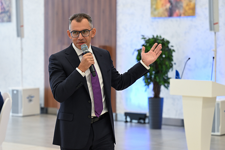Зампредправления Газпромбанка Дмитрий Зауэрс особое внимание уделил новым потребителям энергии