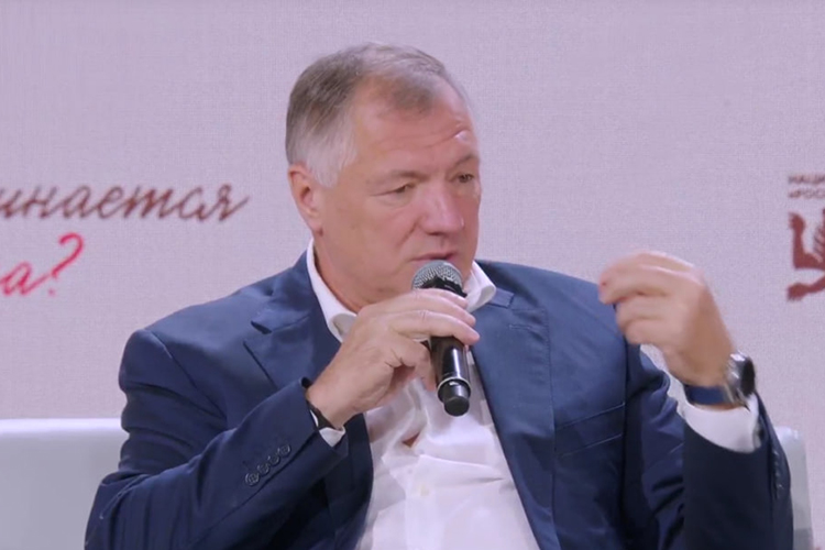 По словам вице-премьера, в целом стоит задача поднять на 30% качество жизни в опорных населенных пунктах страны (их 2 160 сегодня) сразу по 16 показателям