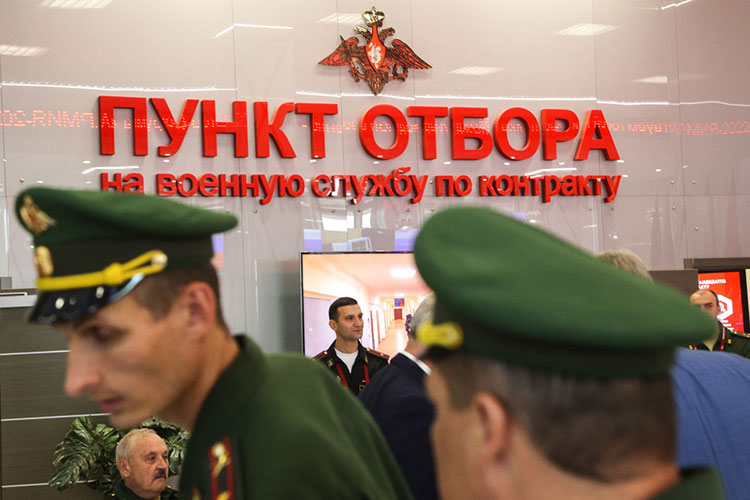 По опыту прошлых лет, в Татарстане план по набору на контракт составляет 10–12 тыс. новобранцев