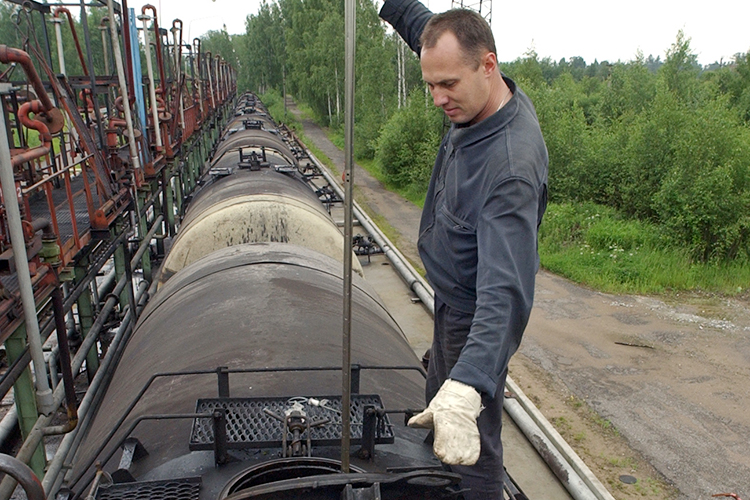 «Вряд ли изначально «Татнефть» планировала использовать этот завод для поставок в Россию — для этого слишком много ограничений. Скорее всего, первоначальный план был иным, но впоследствии был скорректирован в связи с текущей ситуацией