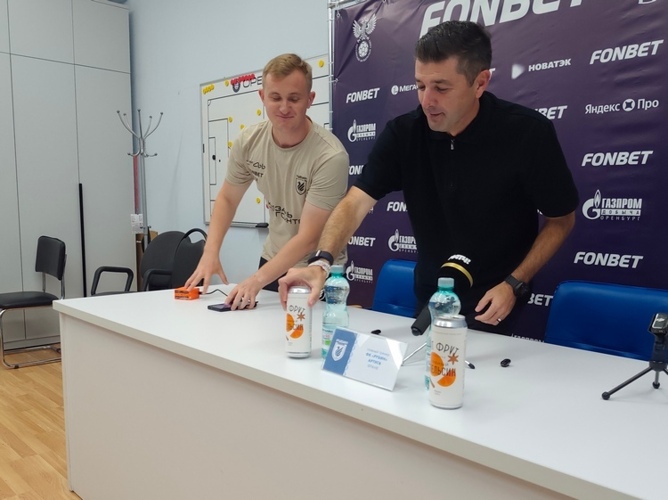 Франк Артига на пресс-конференции