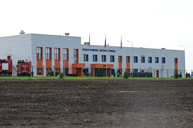 Официальная стоимость объекта составила 3,2 млрд рублей, и, если опираться на материалы госзакупок, в каком-то смысле новый объект на 22 га — это подарок республики для МЧС
