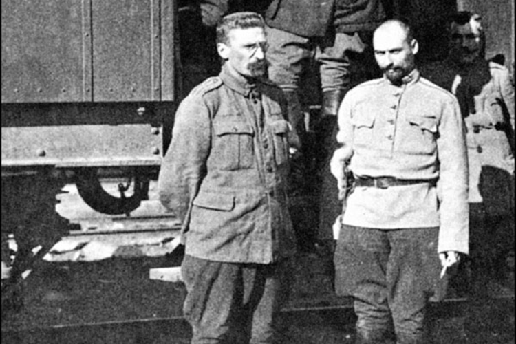 «9 июня 1918-го комуч начал формировать Народную армию, которую возглавил подполковник Владимир Каппель»