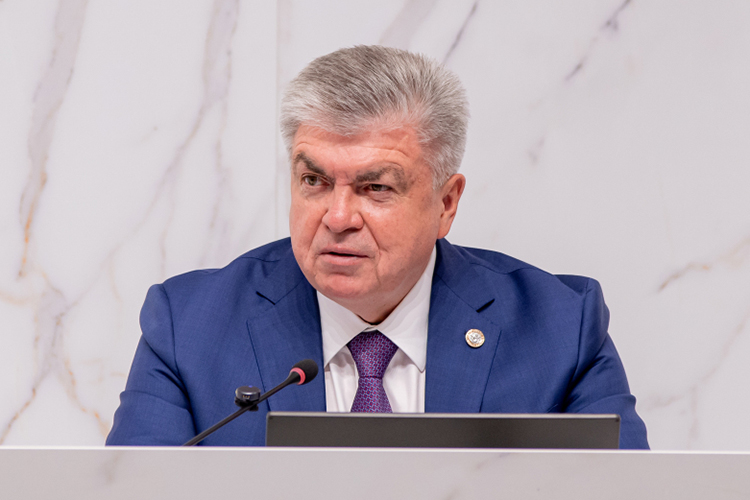 Одной из проблем Магдеев назвал нехватку промышленных площадок