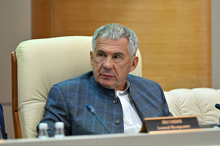 Рустам Минниханов: «Нужна четкая работа министерств, муниципалитетов, поддержка и детальный анализ работы предприятий. Мы со всеми предприятиями провели согласования, понимаем, какие цифры, надо выдерживать договоренности»