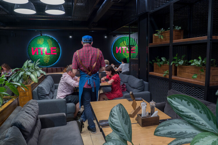 На Московском рынке закрылся корнер «ИТLE» с бургерами и другими мясными блюдами