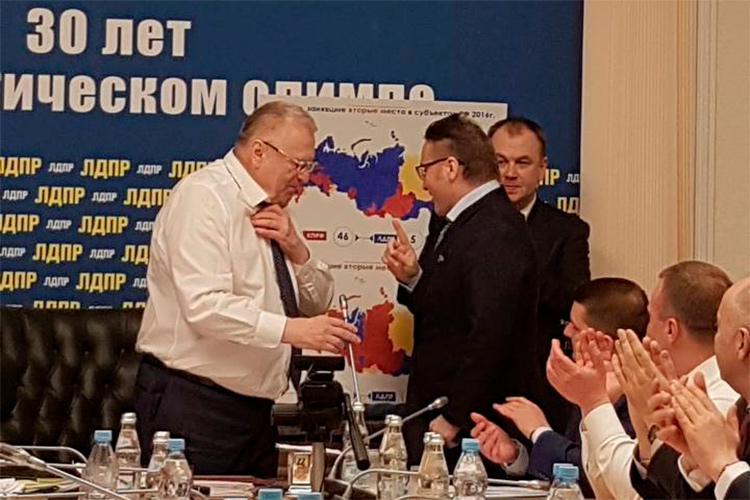 «В свое время партия Жириновского вполне осознанно создавалась как лояльная политическая сила, использующая оппозиционные лозунги»