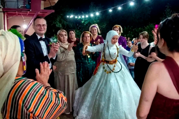 «Твоя невеста честная, ё»: свадьба, которую обсуждает вся Турция