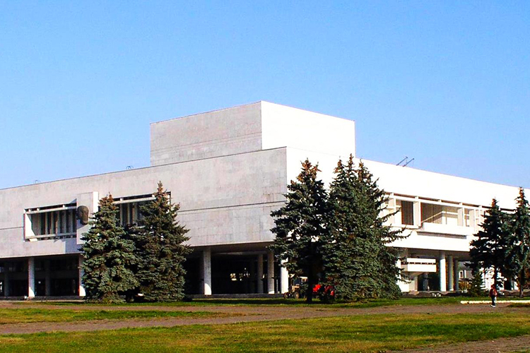 ТСНРУ взялось за реставрацию мемориала Владимиру Ульянову-Ленину в Ульяновске