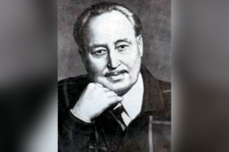 «По факту Атилла на самом деле родился в 1914–1915 годах, а потом ему с родителями удается вернуться в Россию, в Троицк, к деду, где и появляется официально признанная дата рождения — 16 сентября 1916 года»