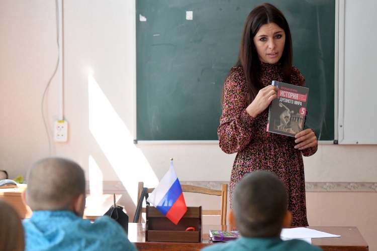«Вы нам задачки не нарезайте»: в Госсовете выясняли, чего не хватает школам РТ