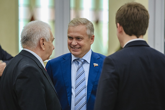 Ставший накануне уже официально экс-сенатором от Татарстана Ильдус Ахметзянов остается в Москве
