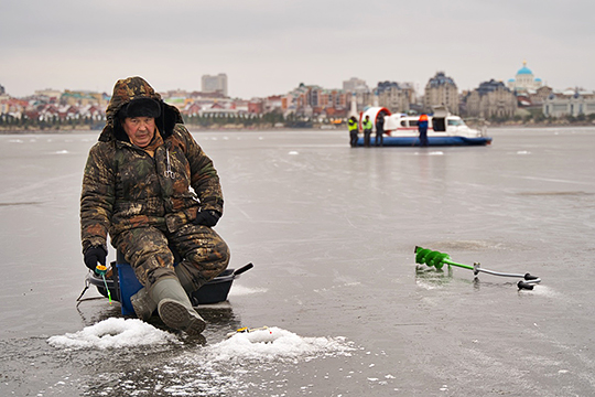 Далеко не каждый рыбак может адекватно оценить состояние льда