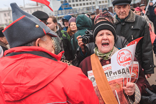 «Уже в июне–июле 2018 года под шумок футбольного мундиаля проводят повышение пенсионного возраста, повышают ставку НДС»