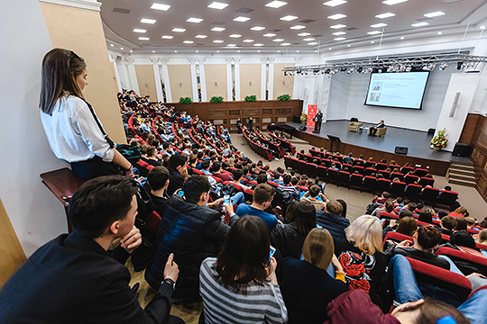 Большим другом кафедры нейрофармакологии в КФУ является генерал французской армии в отставке, академик Патрик Ивон Морис Массон, уже пять лет преподающий казанским студентам