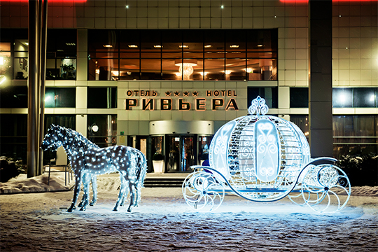 «Казанская Ривьера» в этом году обновила Новогоднее оформление на территории колеса обозрения «Вокруг Света» и в отеле «Ривьера»