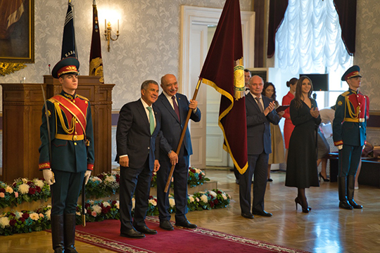 Собственно церемония  награждения и была единственным пунктом повестки мероприятия. Гафуров получил звание «Заслуженный деятель науки Республики Татарстан»