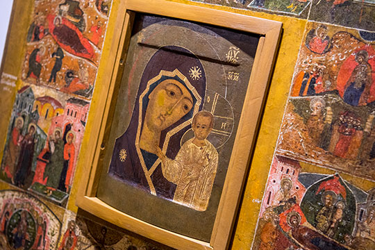 «Самый старый список Казанской иконы Божией Матери — это в музее ИЗО, который датируется последней четвертью 80-х годов 16 века»