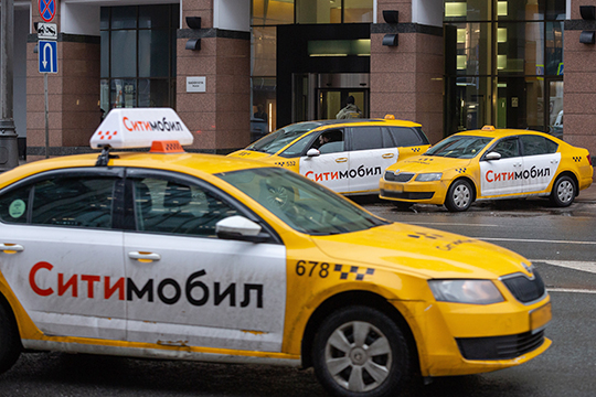 «В «Яндексе» снижение тарифов объясняют тем, что хотят привлечь новые заявки. Но у нас есть другая информация, что они хотят «Ситимобил» сюда не пустить», - говорит один из водителей