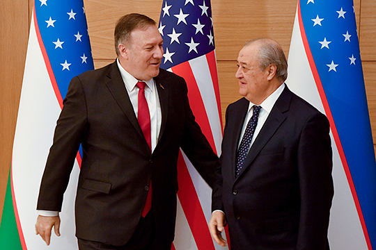 «Я рад объявить, что Соединенные Штаты предоставят один миллион долларов помощи для роста торговли и связей между Узбекистаном и Афганистаном», — сказал Помпео во время встречи в Ташкенте