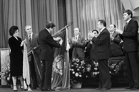 Михаила Сухова (второй слева) на пост первого секретаря Казанского горкома КПСС предложила в 1983 году Москва