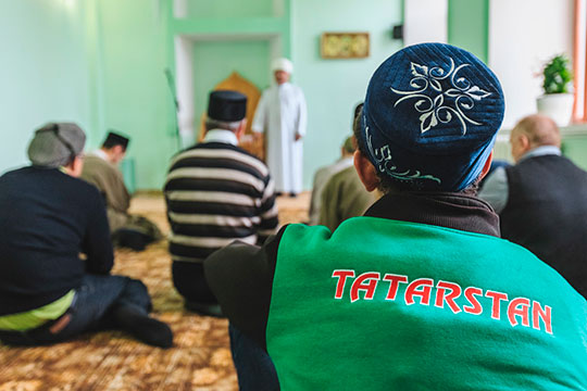 «Стараниями самих мусульман русский язык активно захватывает все сферы их коммуникации: общение, образование и даже проповедь»