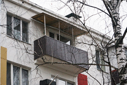 Козырек над балконом: инструкция по монтажу