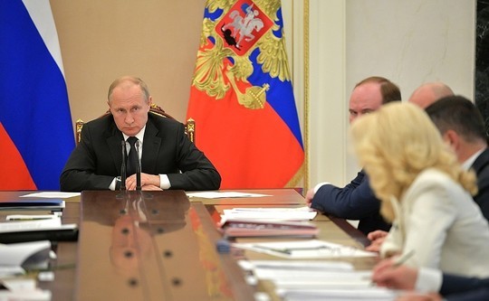 «Путин ожидает каких-то событий, требующих быстрой реакции.  Переформатирование правительства можно объяснить созданием новой политической системы, — а это процесс небыстрый»