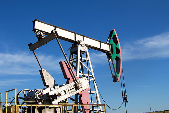 Прошлый год был чрезвычайно успешным для нефтяных компаний — высокие цены на нефть и низкий курс рубля обеспечили им высокие доходы. В этом году конъюнктура не столь благоприятна