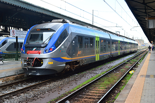 Поезд городского и пригородного железнодорожного сообщения компании Trenitalia